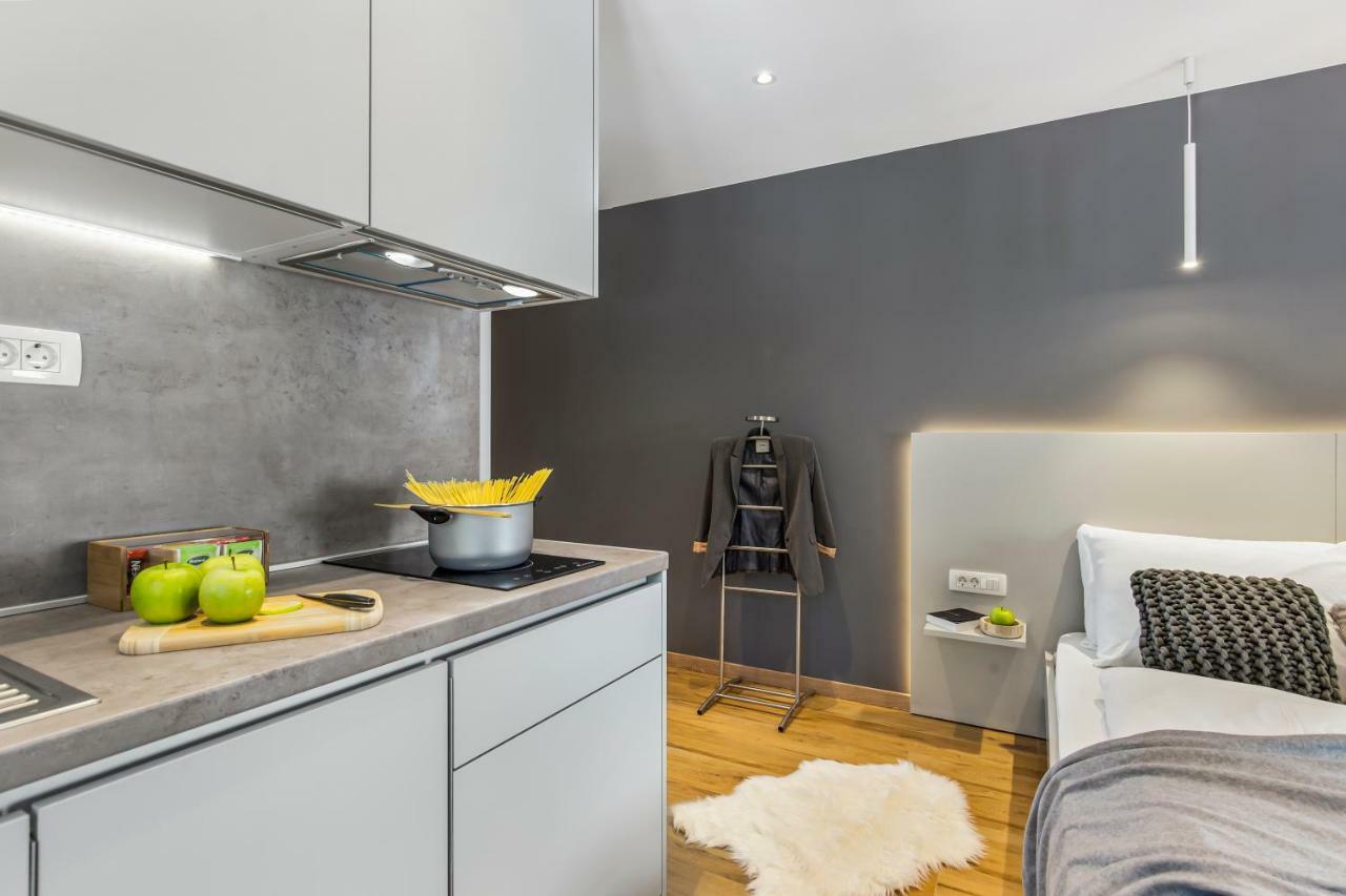 Incenter Apartments Риека Экстерьер фото