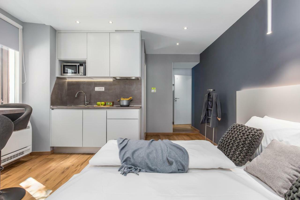 Incenter Apartments Риека Экстерьер фото