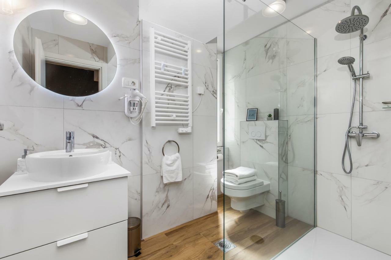 Incenter Apartments Риека Экстерьер фото