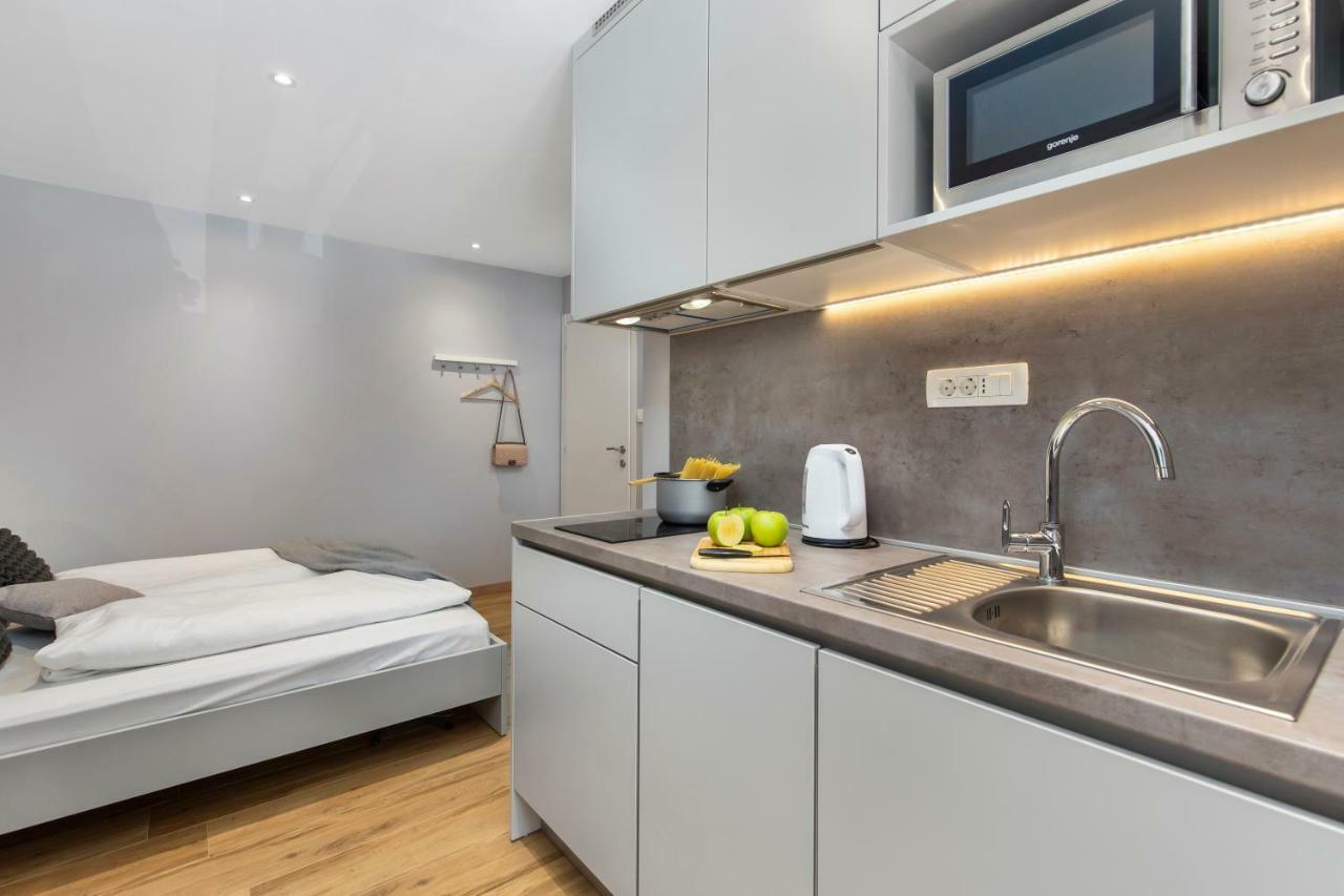 Incenter Apartments Риека Экстерьер фото