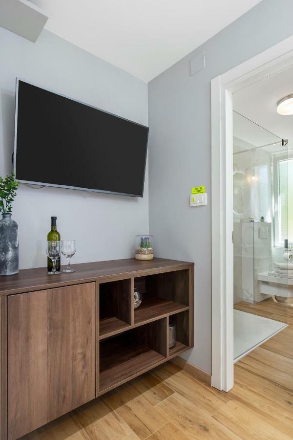 Incenter Apartments Риека Экстерьер фото