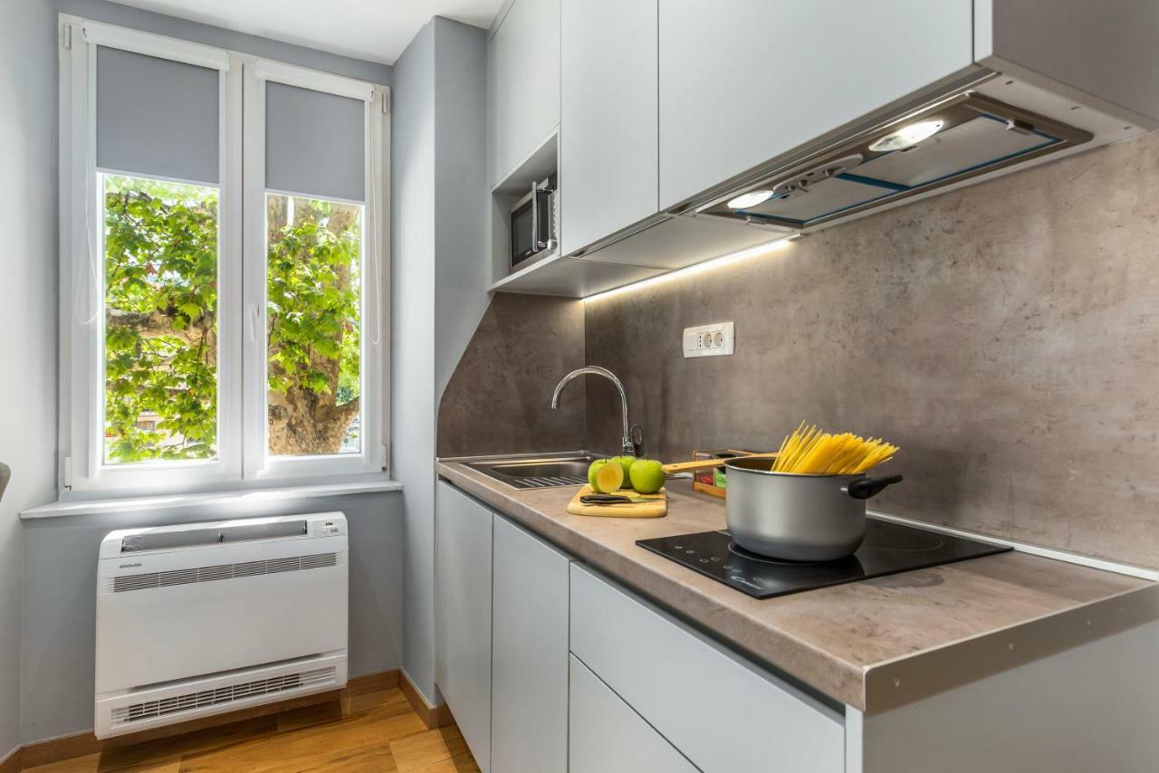 Incenter Apartments Риека Экстерьер фото